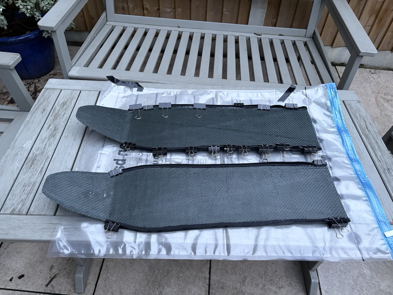 Glueing Fin Rails