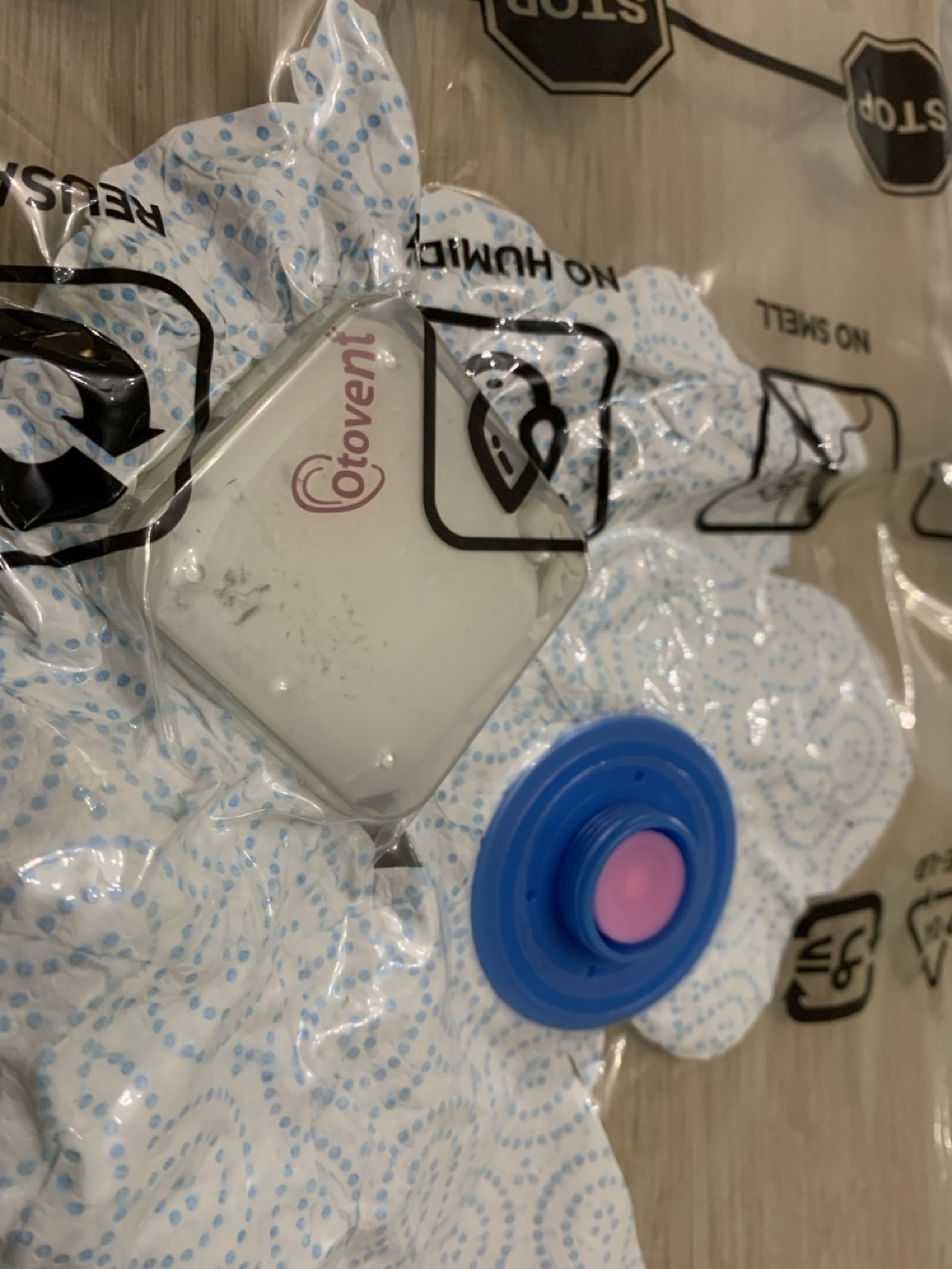 Trapped Balloon at atmospheric pressure 